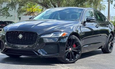 2022 Jaguar XF SE