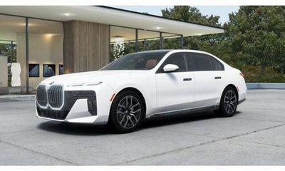 2026 BMW 740I