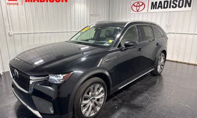 2024 Mazda CX-90 Premium Package