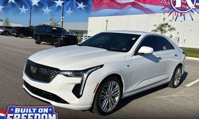 2023 Cadillac CT4 Premium Luxury