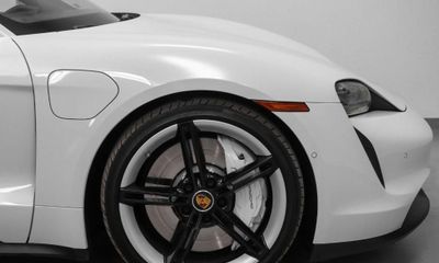 2020 Porsche Taycan 4S With Performance