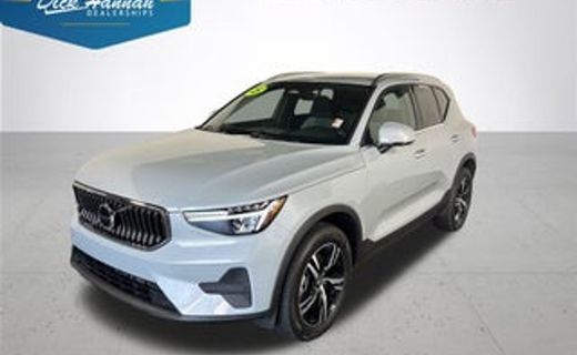 2023 Volvo XC40 Plus Dark
