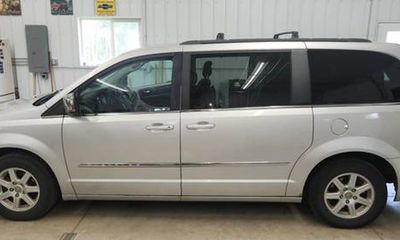 2012 Chrysler Town AND Country