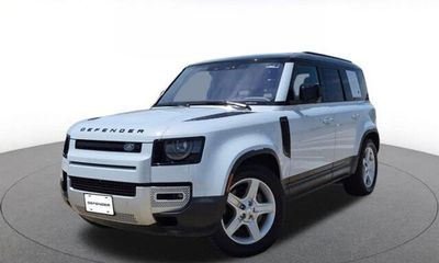 2022 Land Rover Defender 110 SE