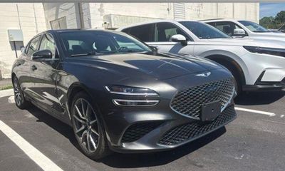 2023 Genesis G70