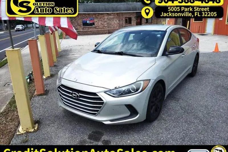 2017 Hyundai Elantra — a typically priced live listing