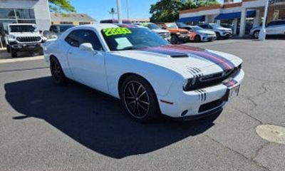 2015 Dodge Challenger SXT Plus