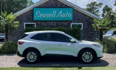 2020 Ford Escape SE