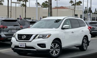 2017 Nissan Pathfinder S
