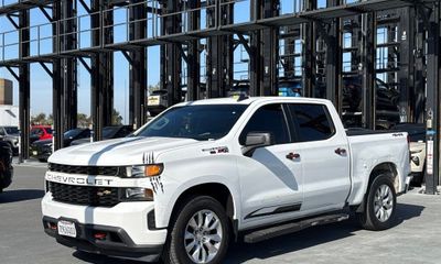 2021 Chevrolet Silverado Custom