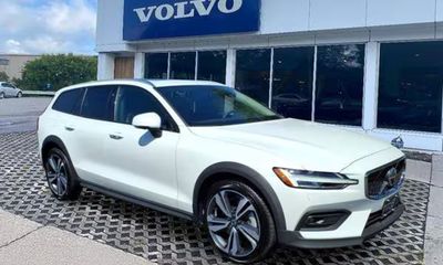 2024 Volvo V60CC Plus