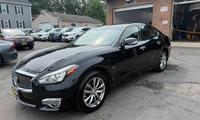 2016 Infiniti Q70 37