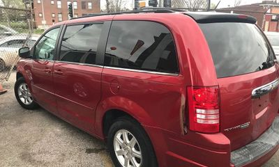 2008 Chrysler Town AND Country Touring Signature