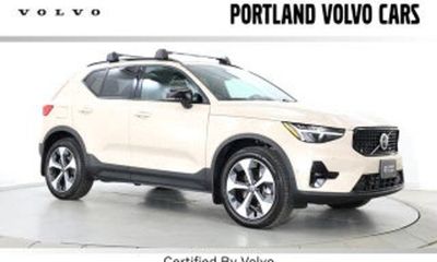 2026 Volvo XC40 Plus Dark