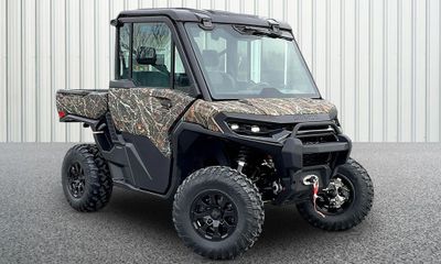 2026 CAN-AM Defender XT Cab HD11