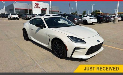2025 Toyota GR86 Premium