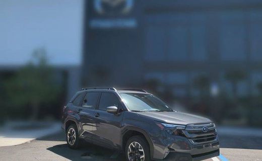 2025 Subaru Forester Premium Base