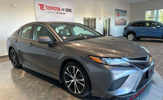 2020 Toyota Camry SE