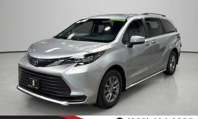 2024 Toyota Sienna XSE 7 Passenger