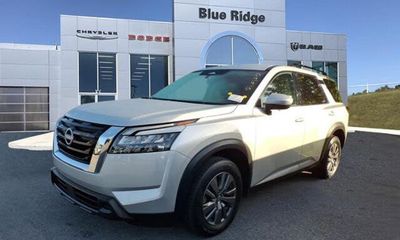 2025 Nissan Pathfinder SV