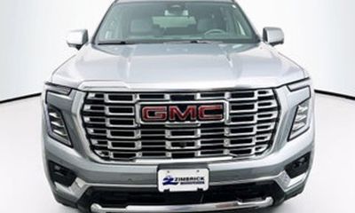 2023 GMC Yukon XL AT4
