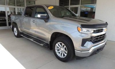 2023 Chevrolet Silverado LT L