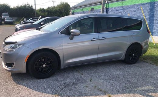 2020 Chrysler Pacifica Touring