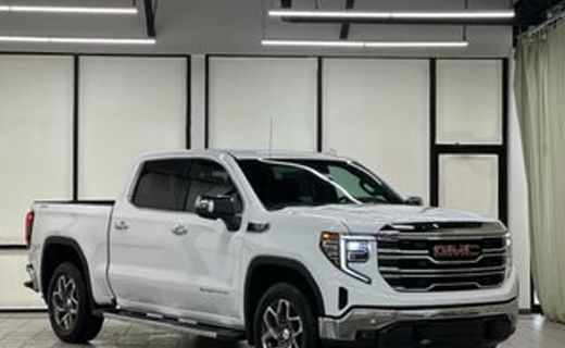 2026 GMC Sierra SLT