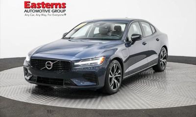 2021 Volvo S60 R Design Momentum