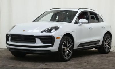 2025 Porsche Macan T