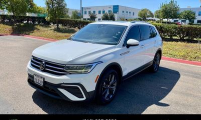 2022 Volkswagen Tiguan SE
