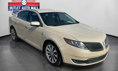 2016 Lincoln MKS Base