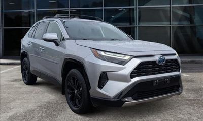 2023 Toyota RAV4 SE