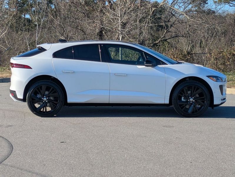 2024 Jaguar I-Pace — a typically priced live listing