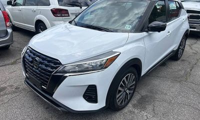 2021 Nissan Kicks SR
