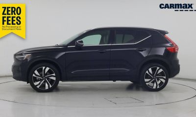 2023 Volvo XC40 Ultimate Bright