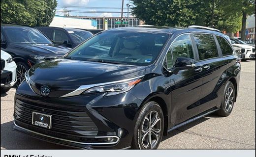 2025 Toyota Sienna Platinum