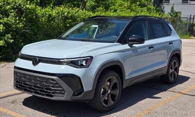 2026 Volkswagen Taos 4Motion SE Black