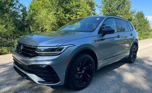 2024 Volkswagen Tiguan 4MOTION SE Black
