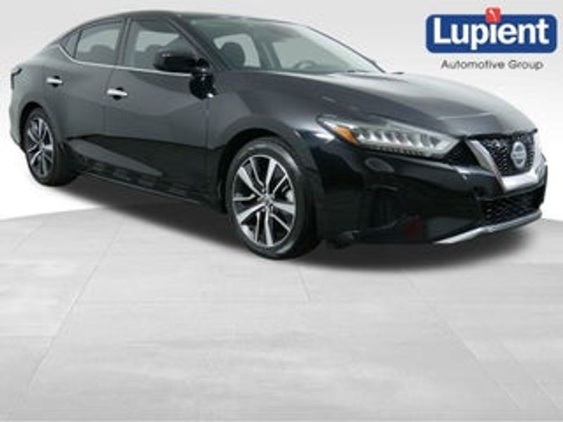 2021 Nissan Maxima — a typically priced live listing