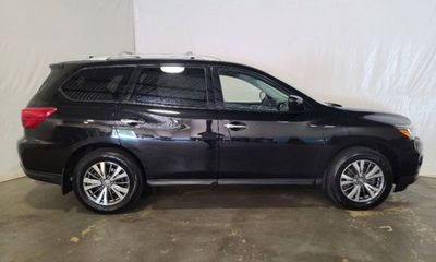 2020 Nissan Pathfinder S