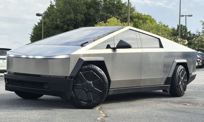 2024 Tesla Cybertruck Base