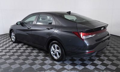 2021 Hyundai Elantra SE