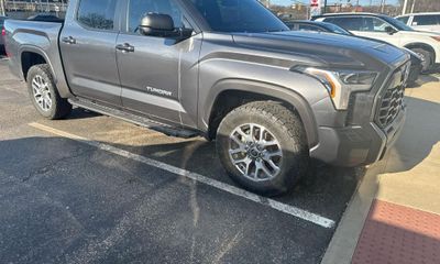 2024 Toyota Tundra SR5