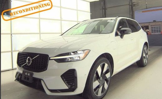 2024 Volvo XC60 Plus Dark
