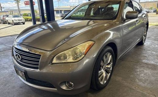 2012 Infiniti M37