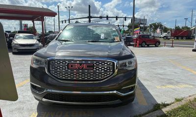 2019 GMC Acadia Denali