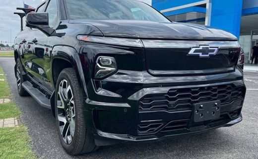2024 Chevrolet Silverado RST