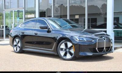 2025 BMW I4 eDrive40