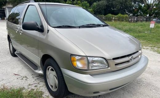 2000 Toyota Sienna